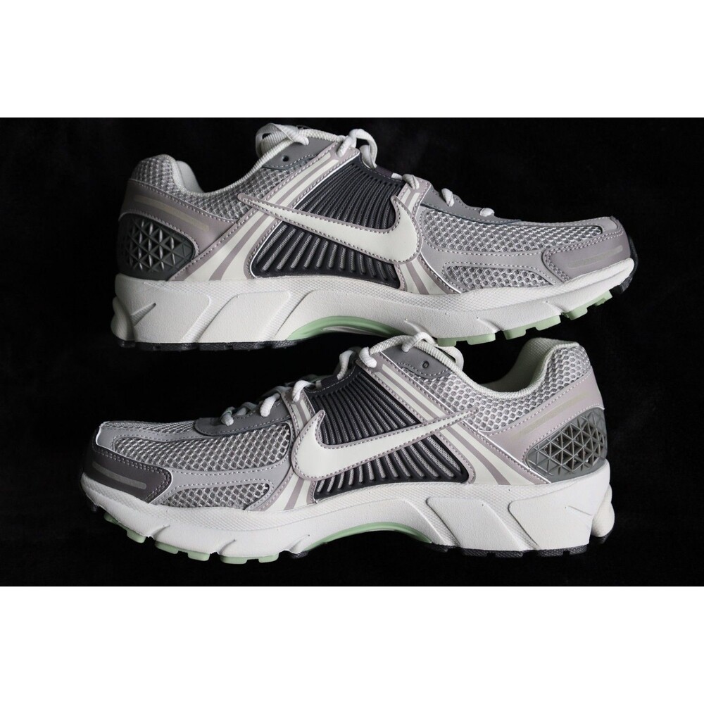 Nike Zoom Vomero 5 Cobblestone FB8825-001 Women's 13.5 Men's 12 Gray Sneakers